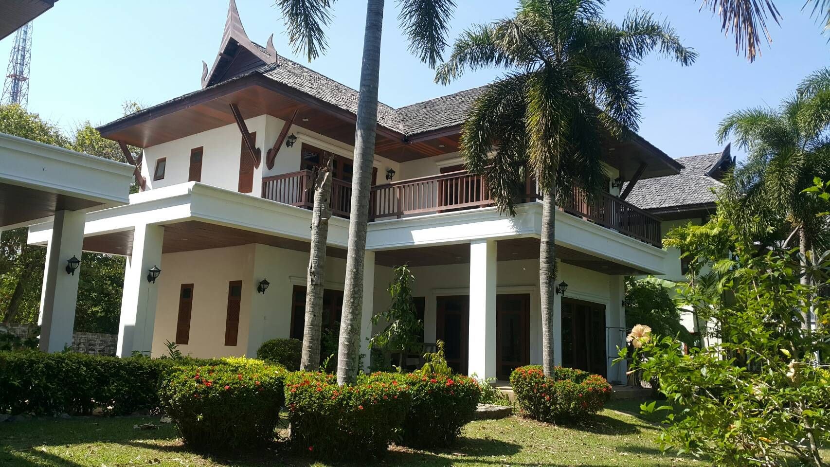 TWIN VILLA IN RAWAI