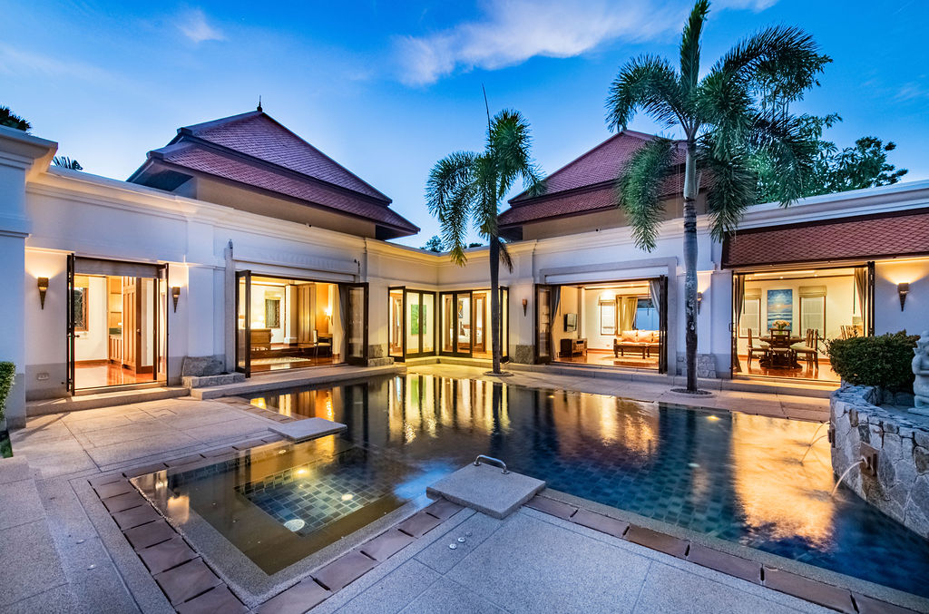 5 Bed Pool Villa in Prime Location
