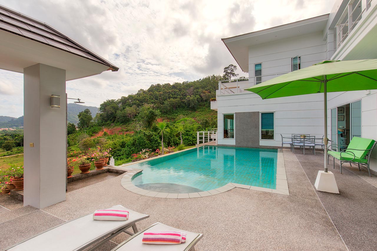 Golf View Pool Villa in Kathu